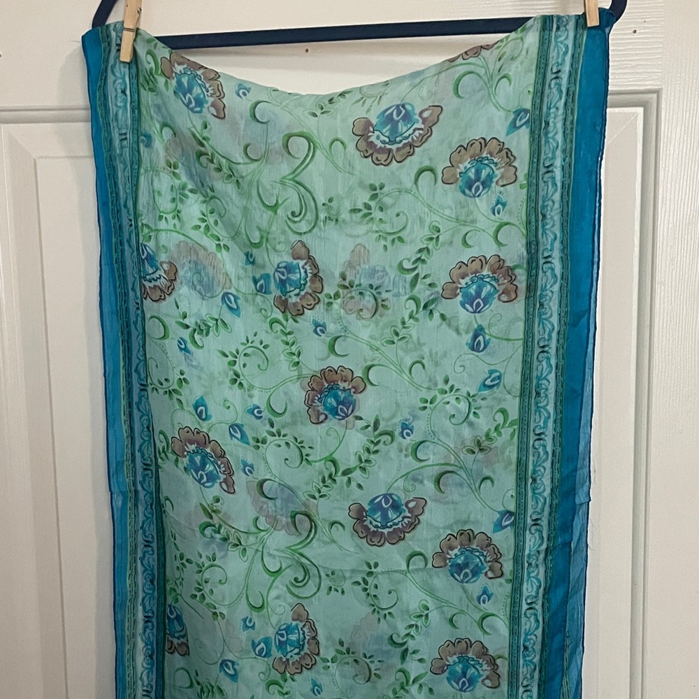 VINTAGE SILK SCARF